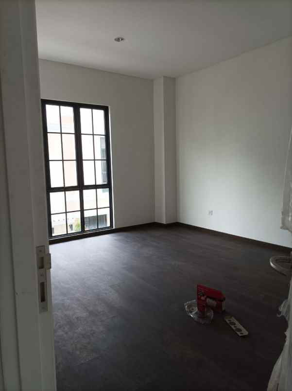 disewakan rumah lavon swan city cluster