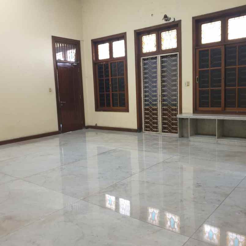 disewakan rumah raya diponegoro