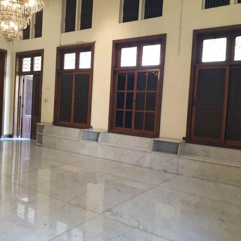 disewakan rumah raya diponegoro