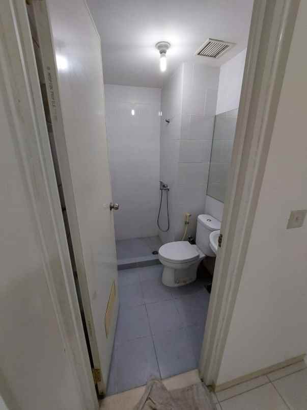 east coast lt 2 semi furnish suramadu nego