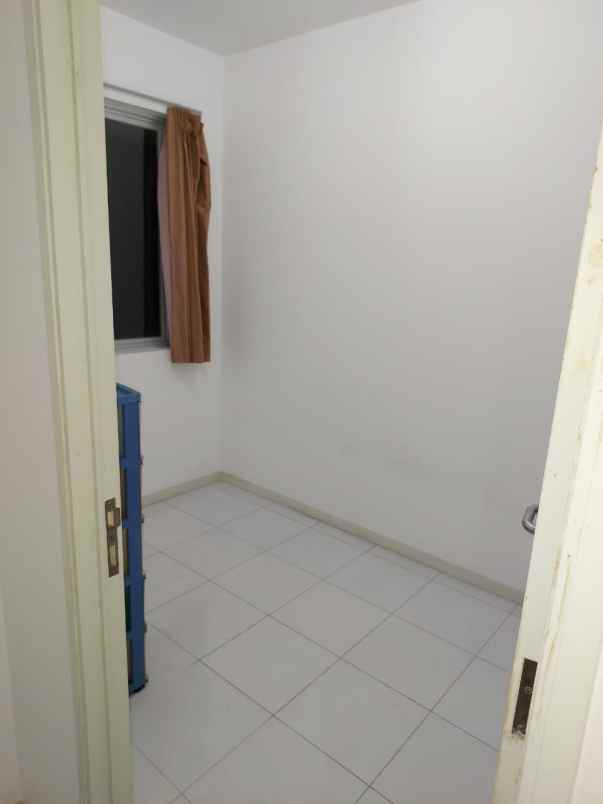 east coast lt 2 semi furnish suramadu nego