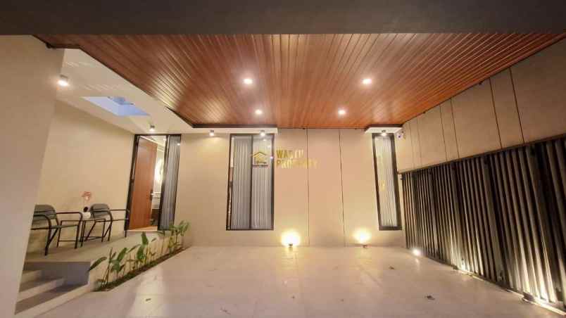 hunian eksklusif 2 lantai full furnish di maguwoharjo