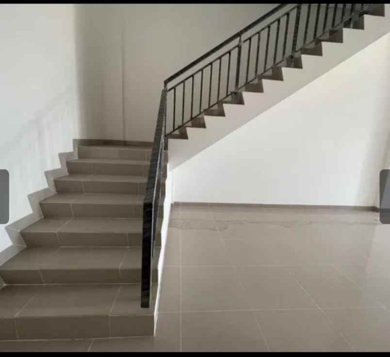 jual ruko la riviera pik2 hadap boulevard