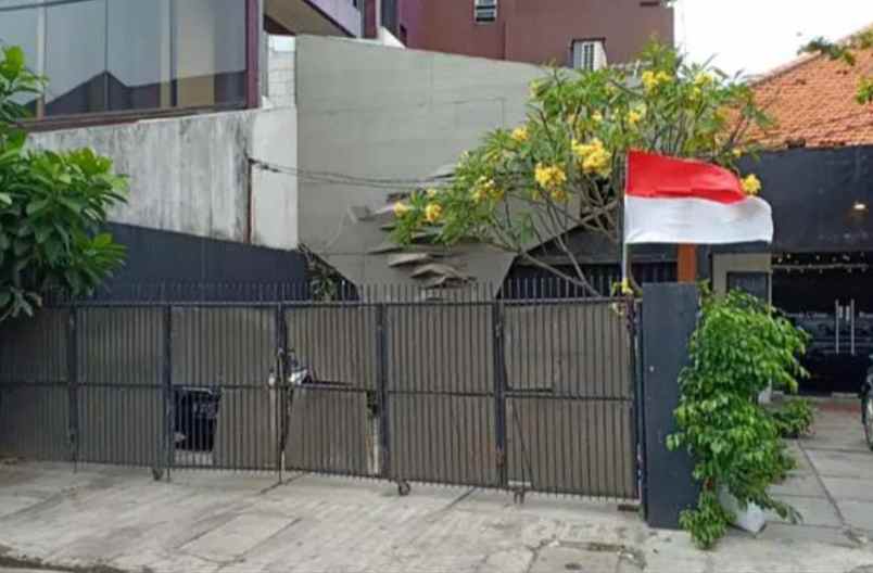 jual rumah cocok untuk usaha di cikini jakarta pusat