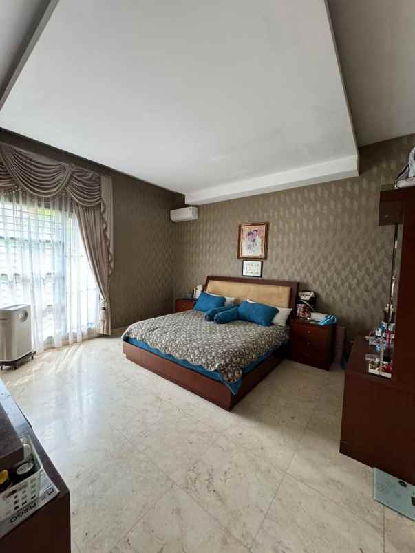 jual rumah mewah hook di pulomas barat jakarta timur