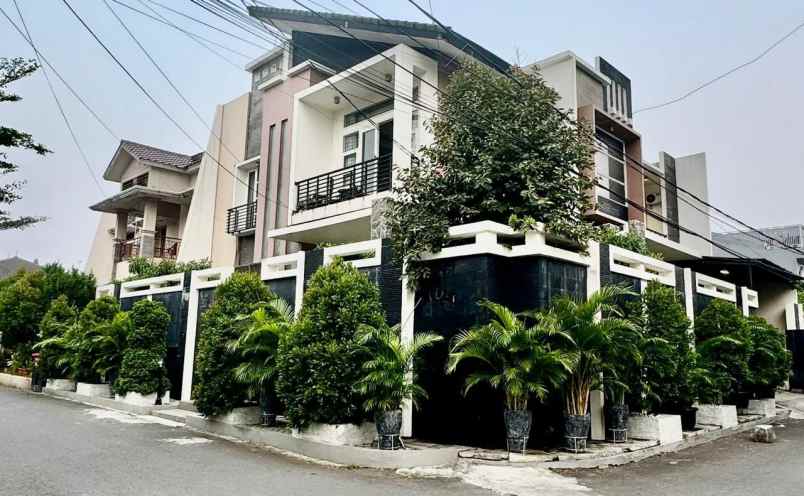 jual rumah mewah hook di pulomas barat jakarta timur