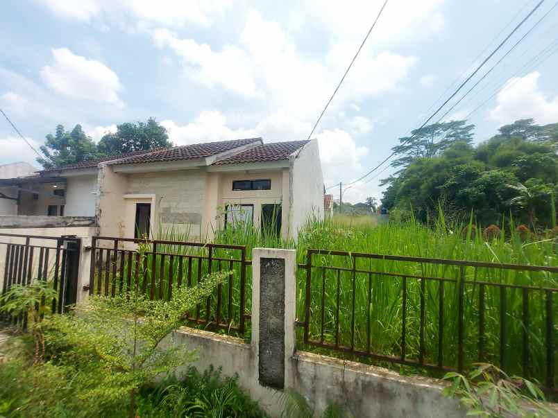 over kredit 35juta rumah hook luas 100m di citayam