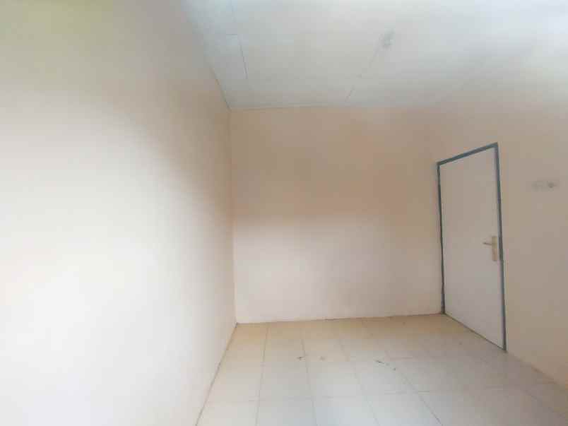 over kredit 35juta rumah hook luas 100m di citayam