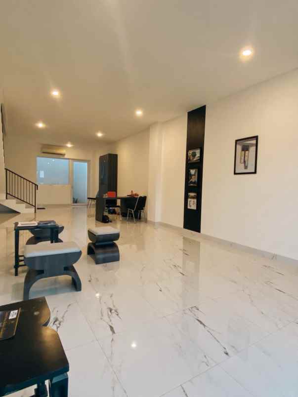 ruko komersial di lokasi strategis di rempoa