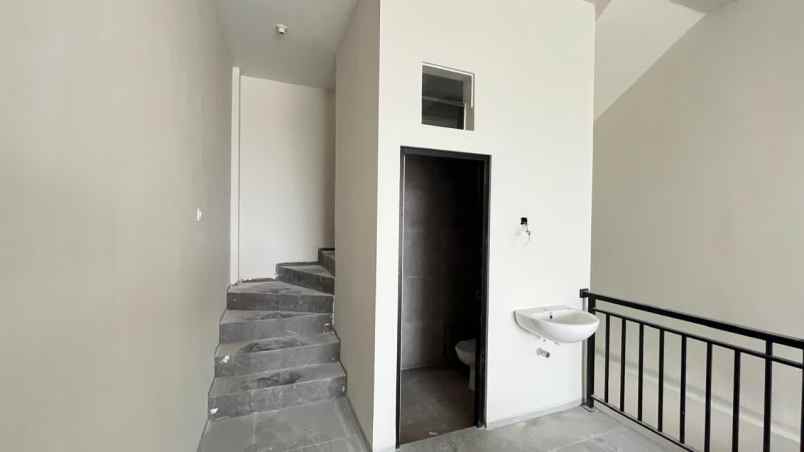 ruko ready raya kedung asem shm 20 meter dari merr