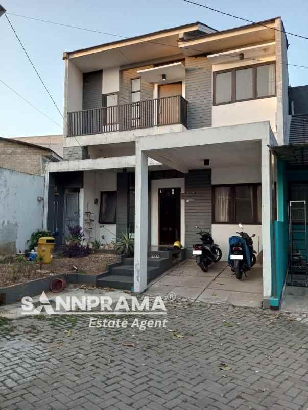 rumah 2 lantai kamar 5 di dalam cluster tapos utami