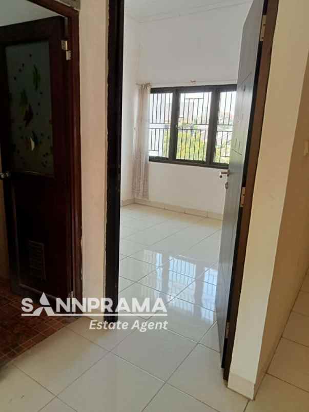 rumah 2 lantai kamar 5 di dalam cluster tapos utami