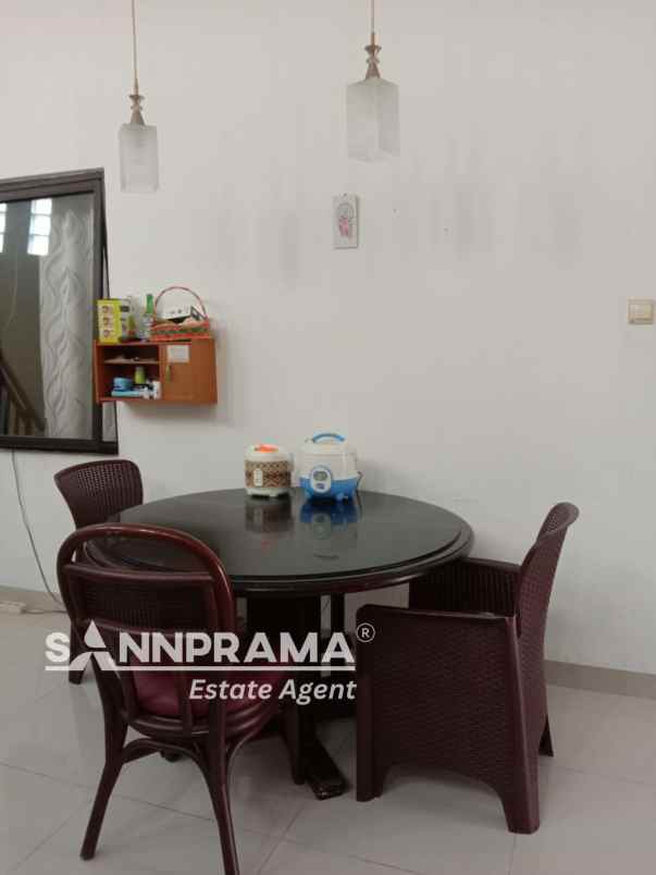 rumah 2 lantai kamar 5 di dalam cluster tapos utami