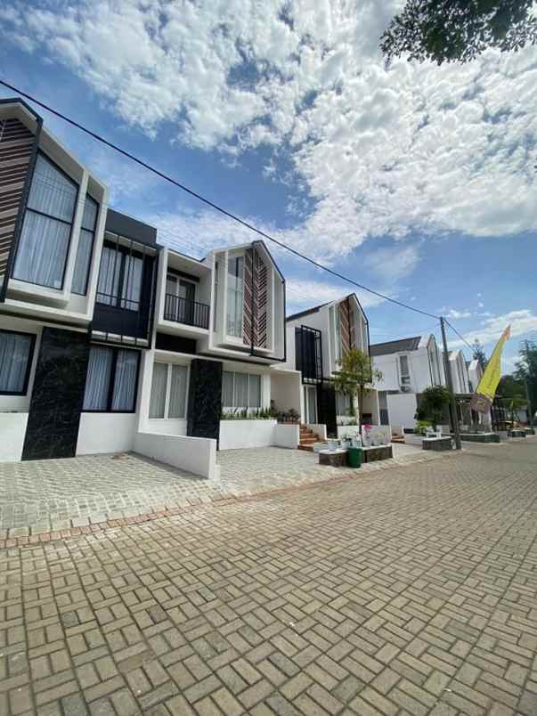 rumah 2 lantai lokasi cluster kota malang