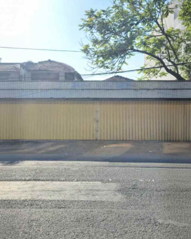 rumah baratajaya strategis daerah showroom mobil