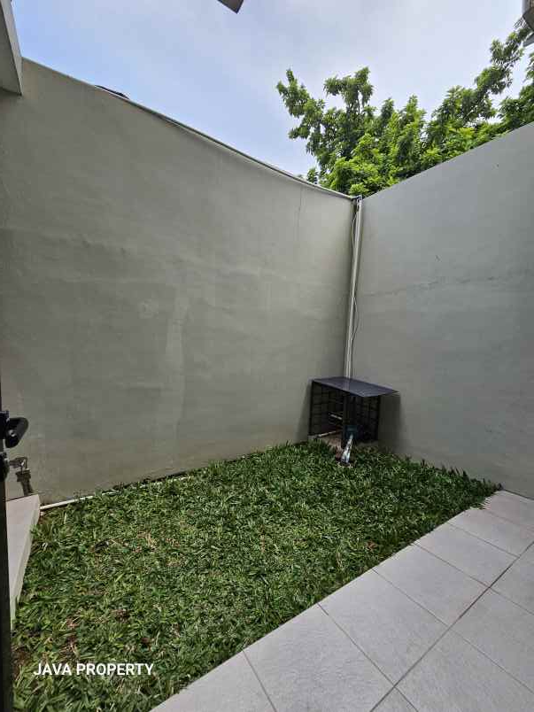 rumah baru 2 lantai dekat stasiun jurang mangu