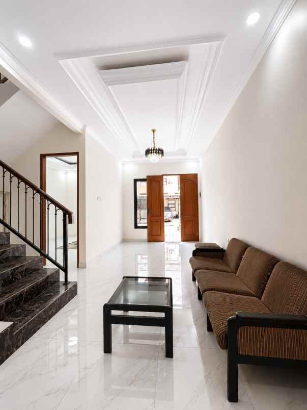 rumah baru 2 lt dekat kota wisata bojongkulur bogor