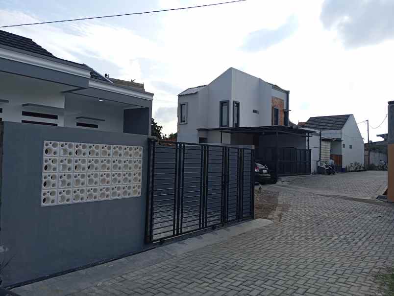 rumah baru cisasawi cihanjuang siap huni lokasi mudah