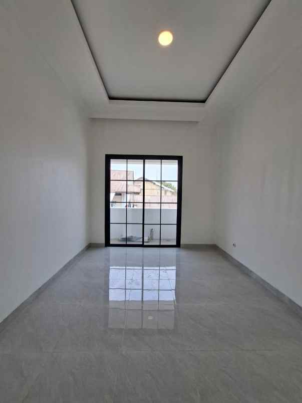 rumah baru classic modern lt 135 lb 220 joglo jakbar