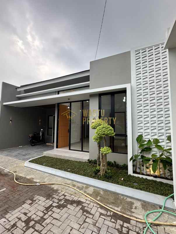 rumah baru desain modern 9 menit ke sleman city hall