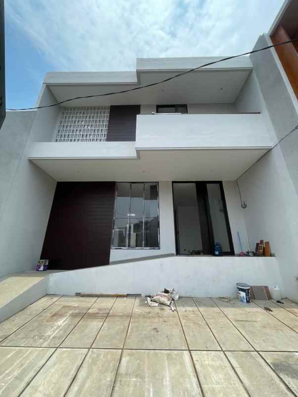 rumah baru minimalis dalam komplek cinere estate