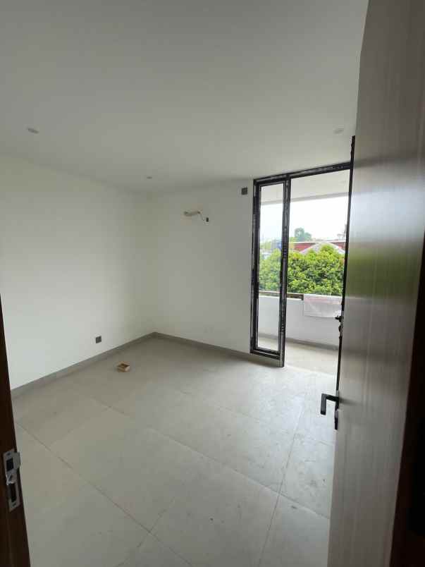 rumah baru minimalis dalam komplek cinere estate