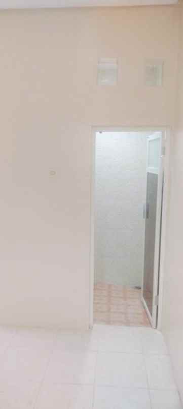 rumah baru renov bronggalan sawah carport 1 mobil