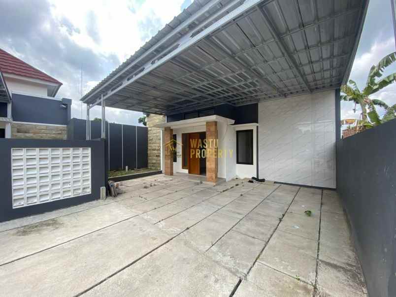 rumah baru strategis dekat uii dan wisata blue lagoon