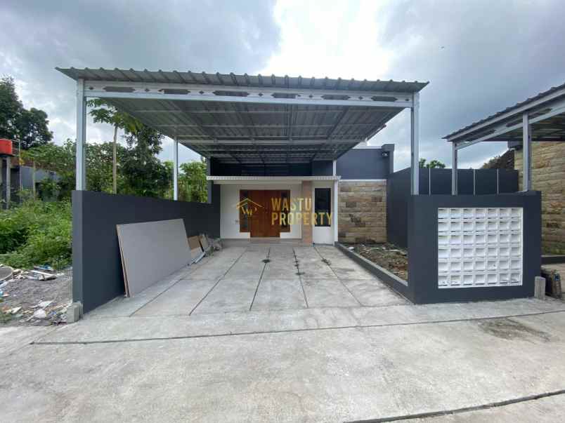 rumah baru strategis dekat uii dan wisata blue lagoon