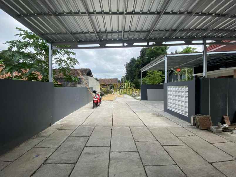 rumah baru strategis dekat uii dan wisata blue lagoon