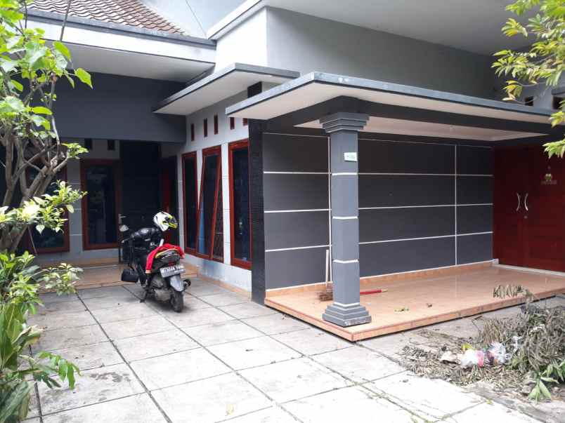 rumah cantik hook siap huni di perum rawalumbu bekasi