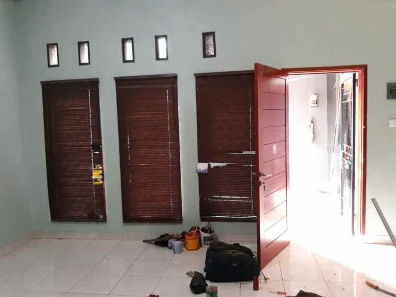 rumah cantik hook siap huni di perum rawalumbu bekasi