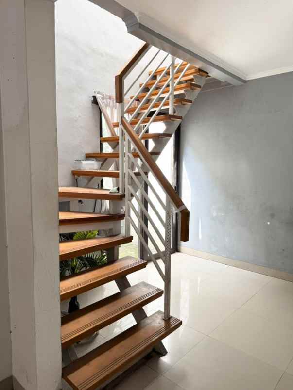 rumah cingised arcamanik dekat antapani bandung