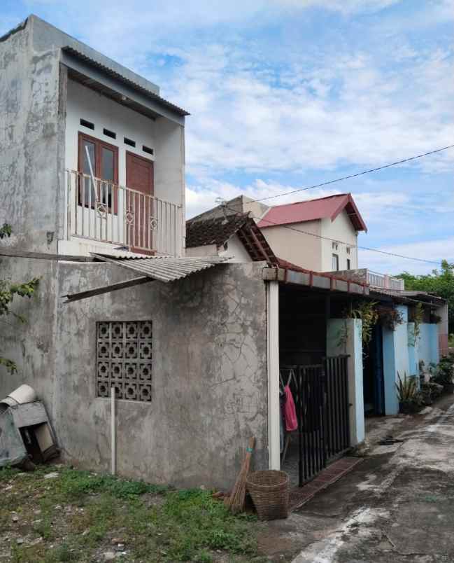 rumah cocok untuk kost kawasan strategis karanganyar