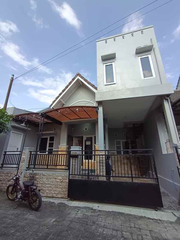 rumah dalam perumahan utara terminal condong catur