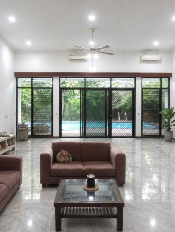 rumah disewakan di pondok indah