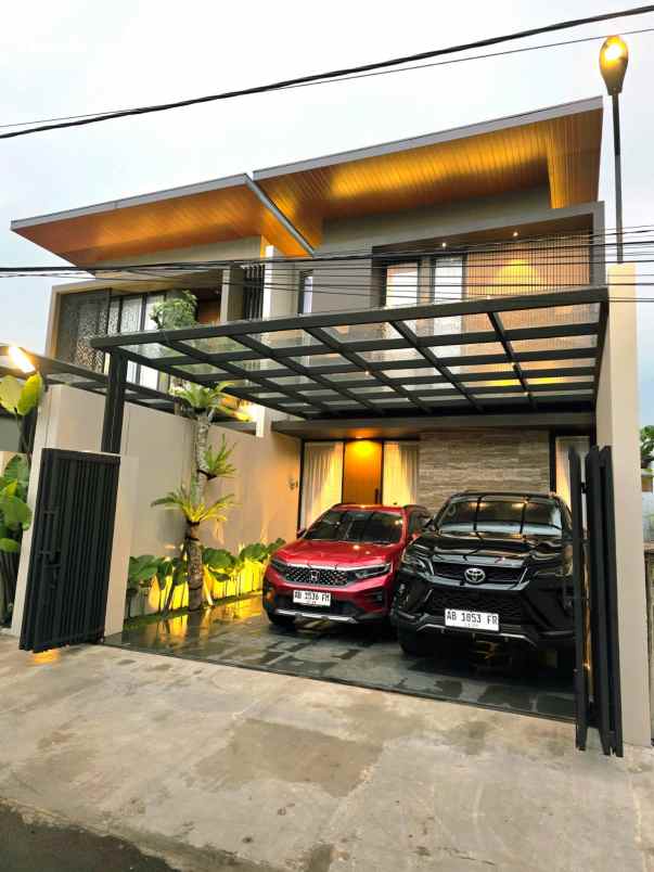 rumah full furnished 2 lantai 7 menit kampus upn jogja