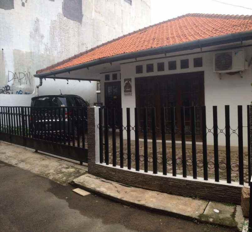 rumah gandaria utara