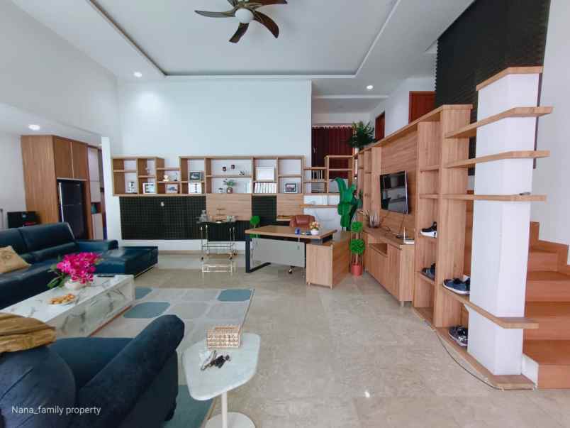 rumah impian area joglo 5 1 kt pool garasi 4 mobil shm