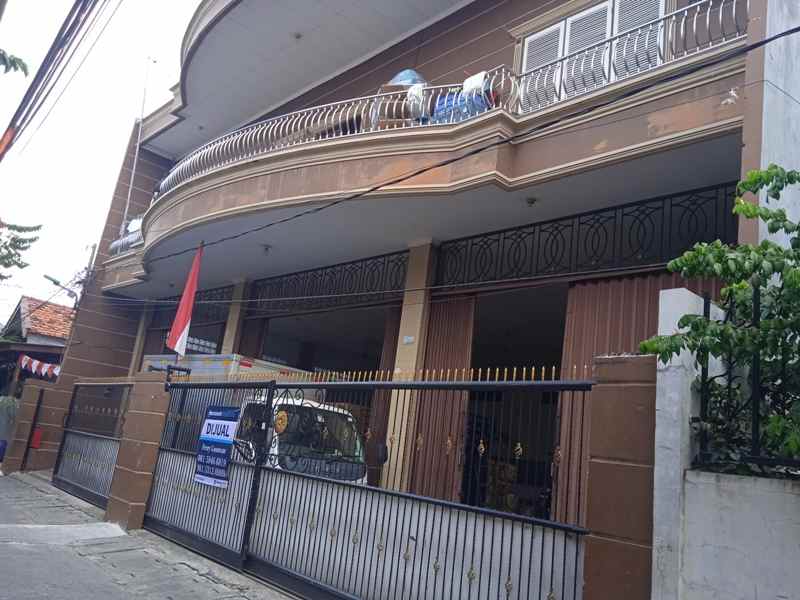 rumah jalan ancol selatan