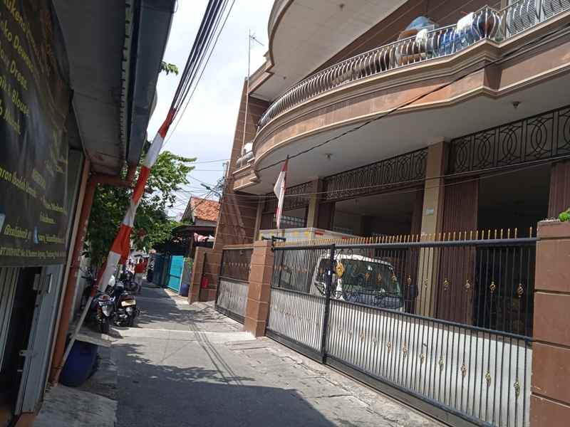 rumah jalan ancol selatan