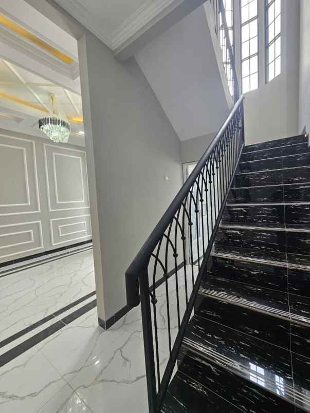 rumah jalan kemang 1 sukmajaya depok