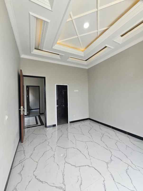 rumah jalan kemang 1 sukmajaya depok