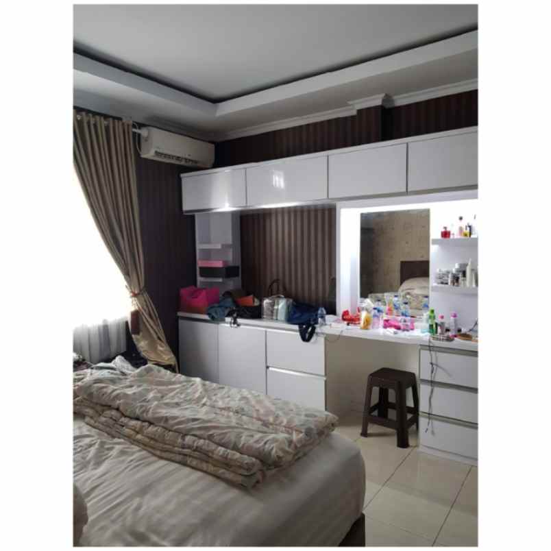 rumah jalan mahakam lingkar