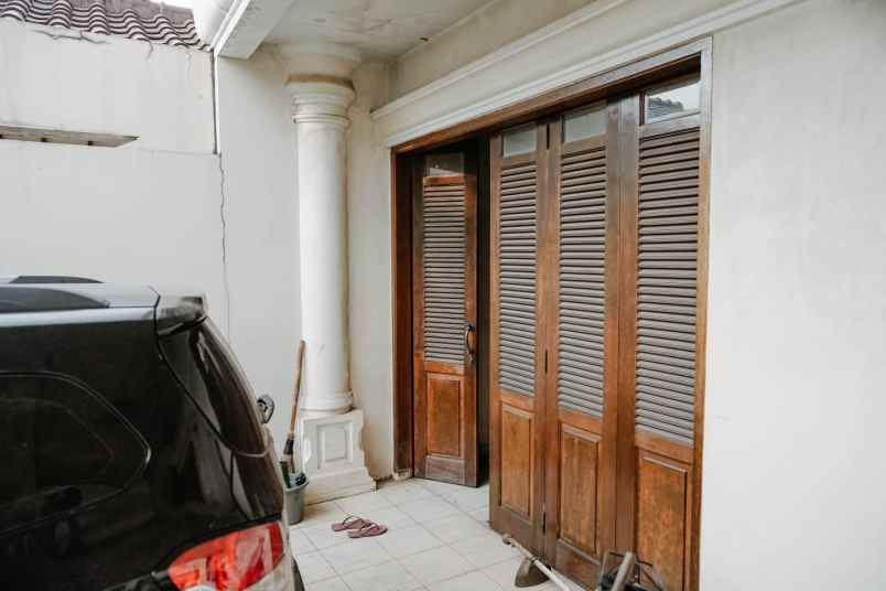 rumah jl kakatua perumnas 1