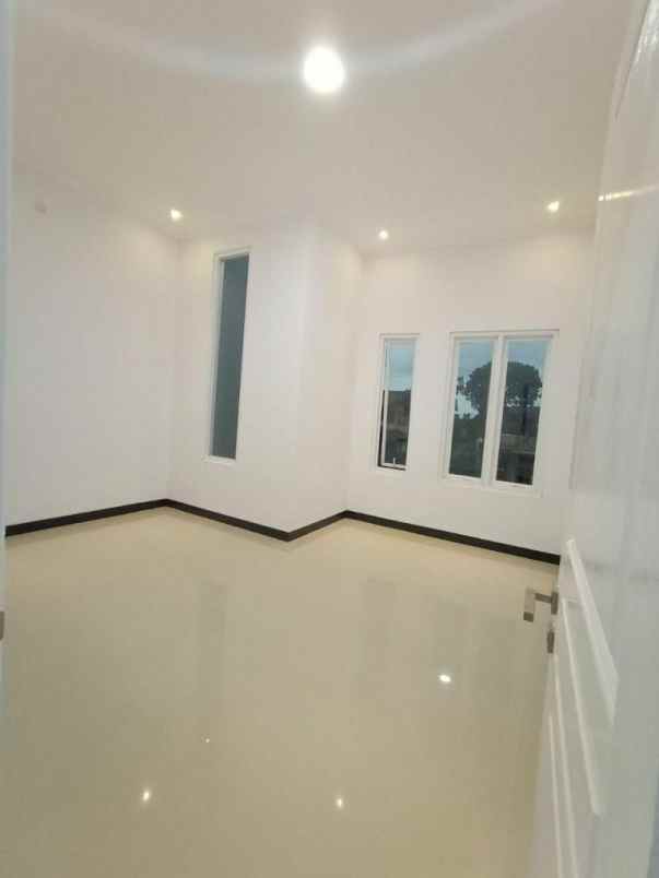 rumah jl kolonel masturi