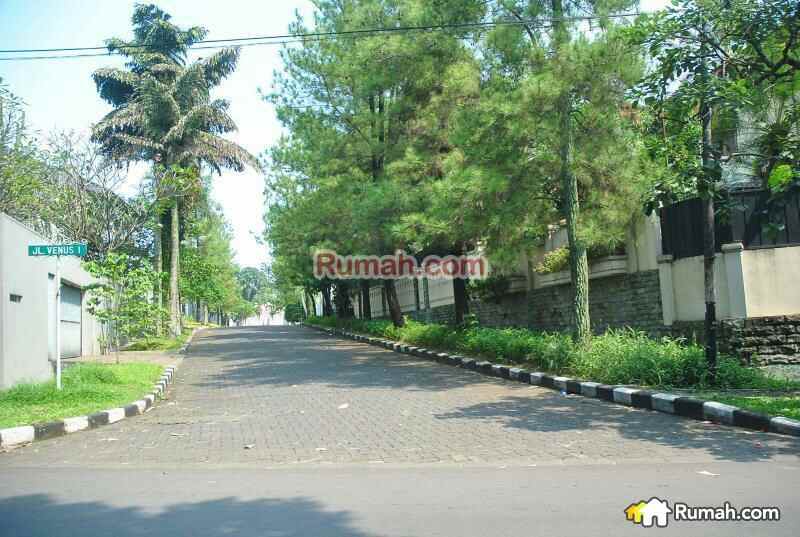 rumah jl villa cinere mas