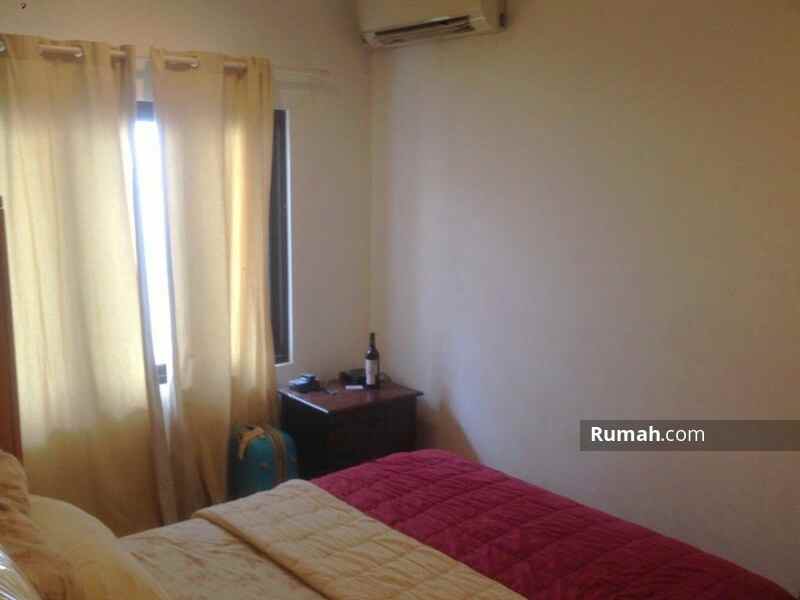 rumah jl villa cinere mas