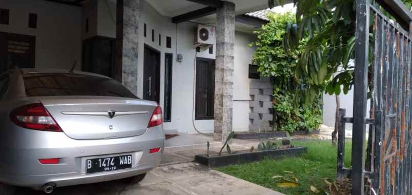 rumah jln jalak x komplek dpr ri