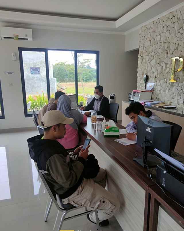 rumah jln raya alternatif